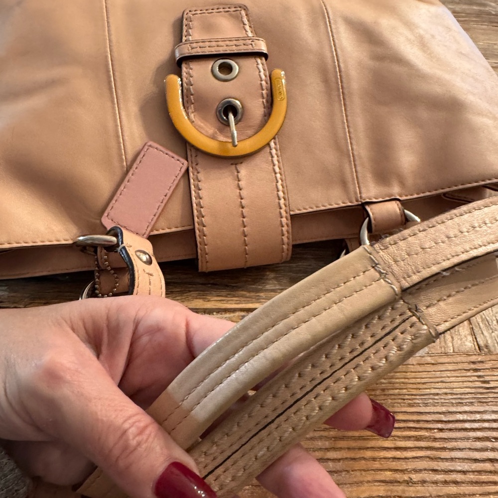 Coach Handbag in Blush Pink - Picture 6 of 15